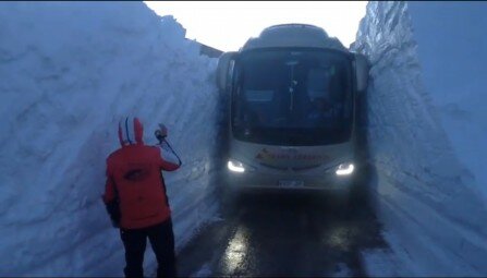 Snow bus